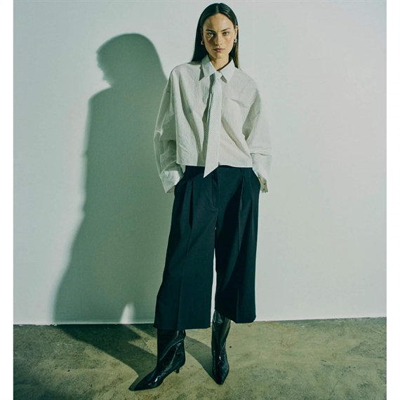 Copenhagen Muse CMTAILOR Bermuda Shorts, Sort